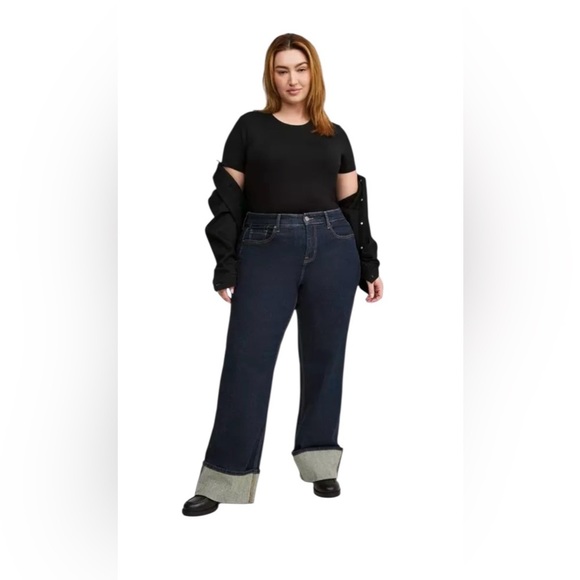 NWOT, Torrid, Perfect Super Soft Crew Tee, 4X, Black - Picture 4 of 8